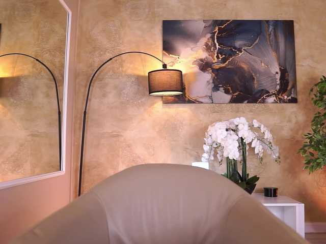 EvaZane's BongaCams show and profile