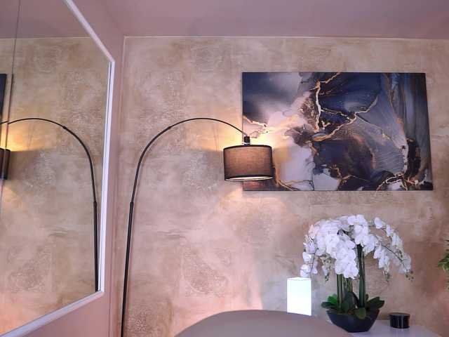 EvaZane's BongaCams show and profile