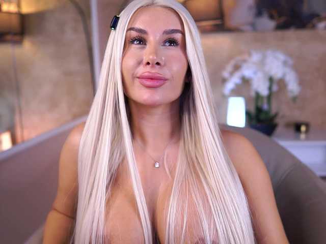 EvaZane's BongaCams show and profile