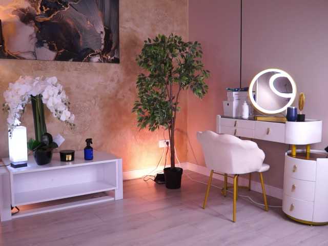 EvaZane's BongaCams show and profile