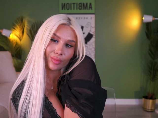 EvaZane's BongaCams show and profile