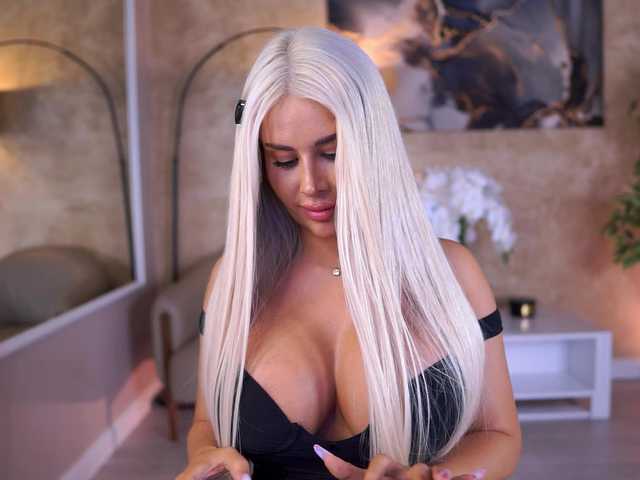 EvaZane's BongaCams show and profile