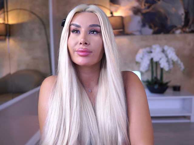 EvaZane's BongaCams show and profile