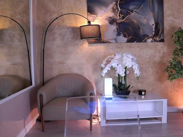 EvaZane's BongaCams show and profile