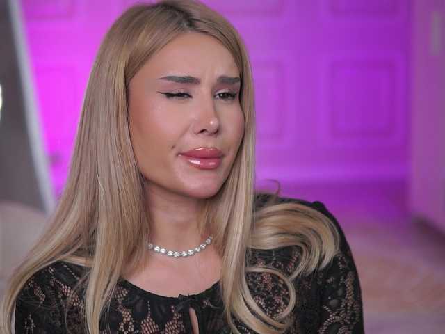 EvaZane's BongaCams show and profile