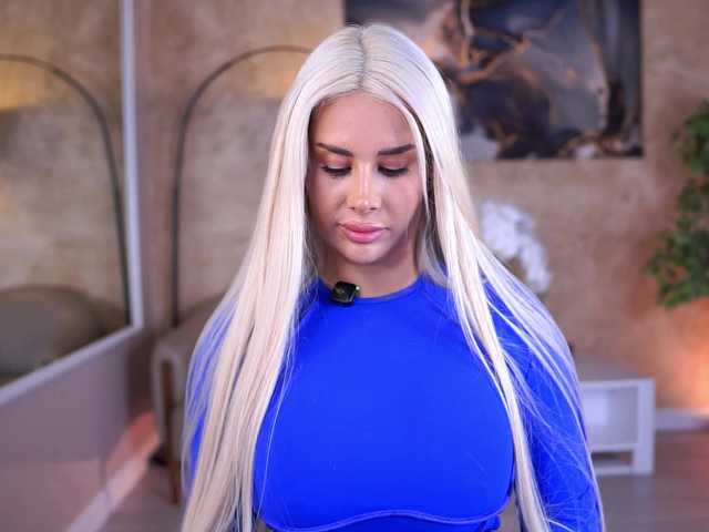 EvaZane's BongaCams show and profile