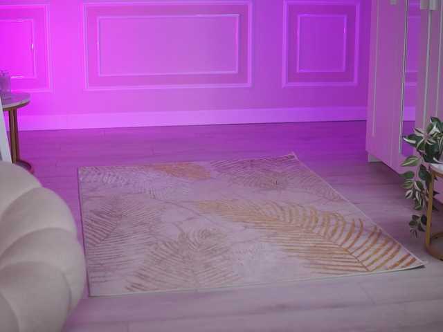 EvaZane's BongaCams show and profile