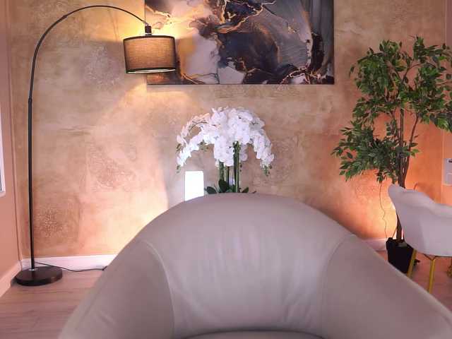 EvaZane's BongaCams show and profile