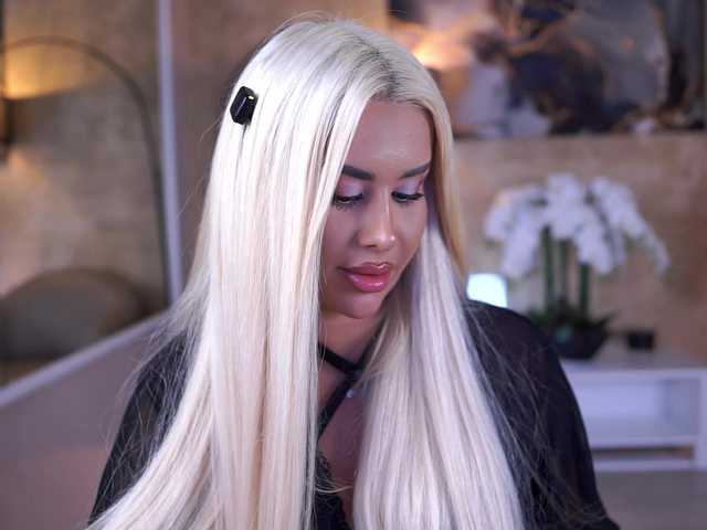 EvaZane's BongaCams show and profile