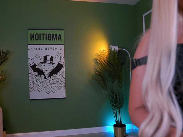 EvaZane's BongaCams show and profile