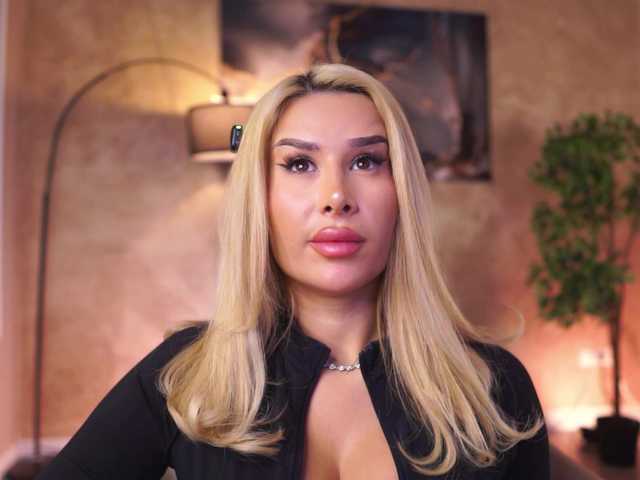 EvaZane's BongaCams show and profile