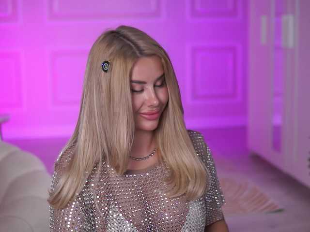 EvaZane's BongaCams show and profile