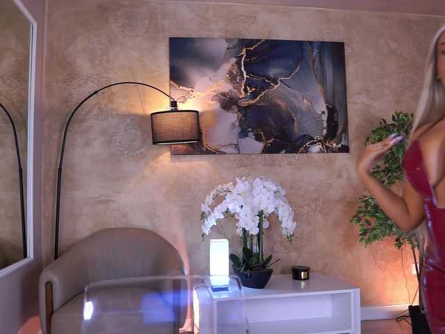 EvaZane's BongaCams show and profile