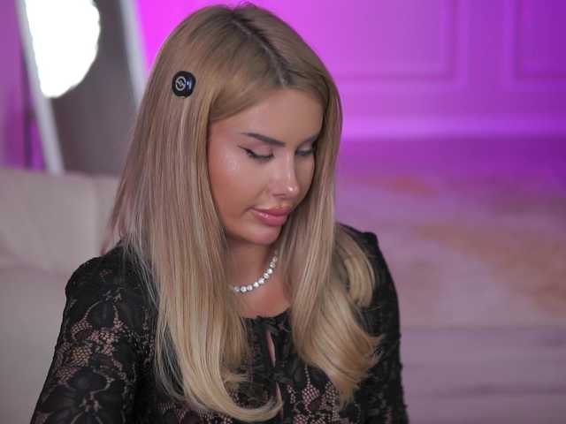 EvaZane's BongaCams show and profile