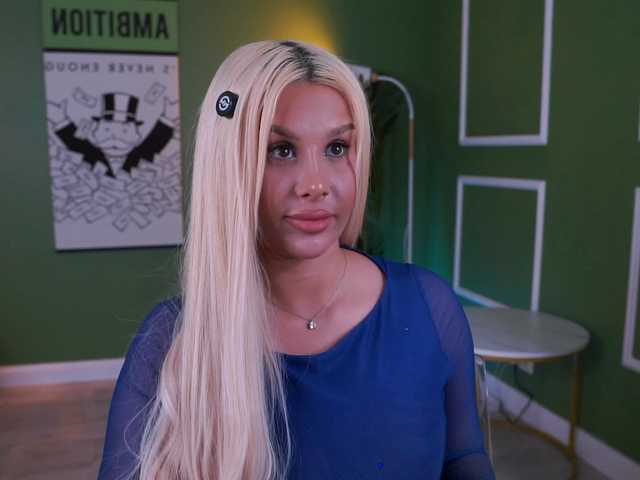 EvaZane's BongaCams show and profile