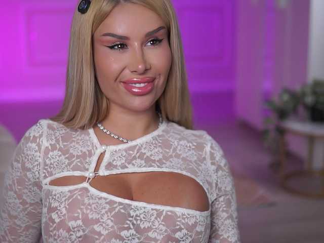 EvaZane's BongaCams show and profile