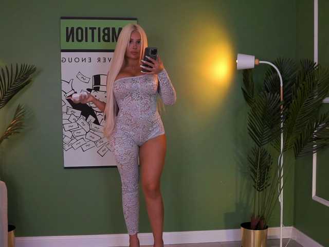 EvaZane's BongaCams show and profile