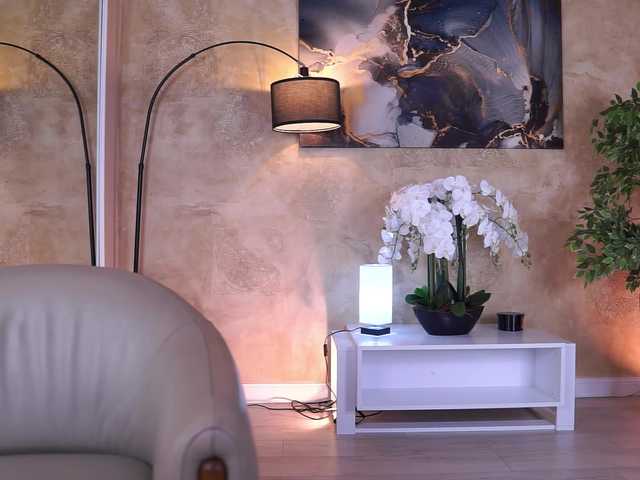 EvaZane's BongaCams show and profile