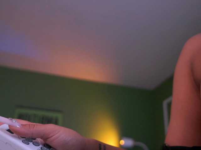 EvaZane's BongaCams show and profile