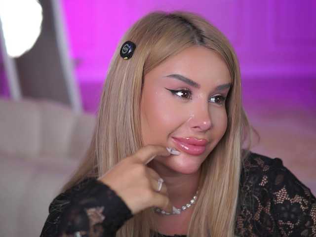 EvaZane's BongaCams show and profile