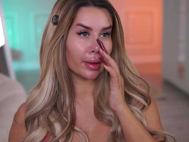 EvaZane's BongaCams show and profile