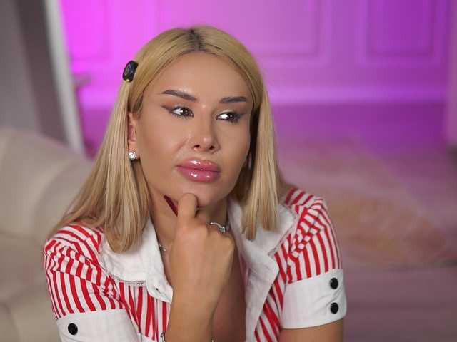 EvaZane's BongaCams show and profile