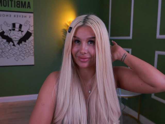 EvaZane's BongaCams show and profile