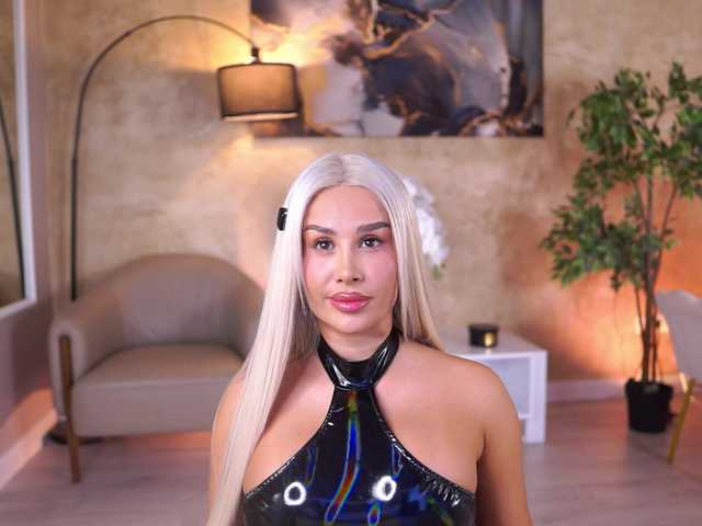 EvaZane's BongaCams show and profile