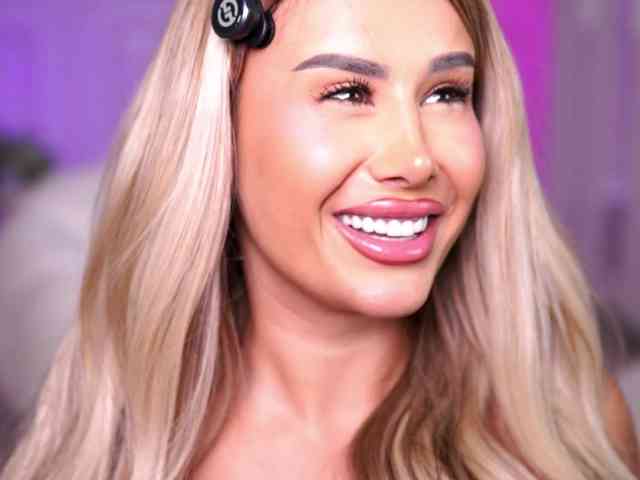 EvaZane Live Webcam on BongaCams