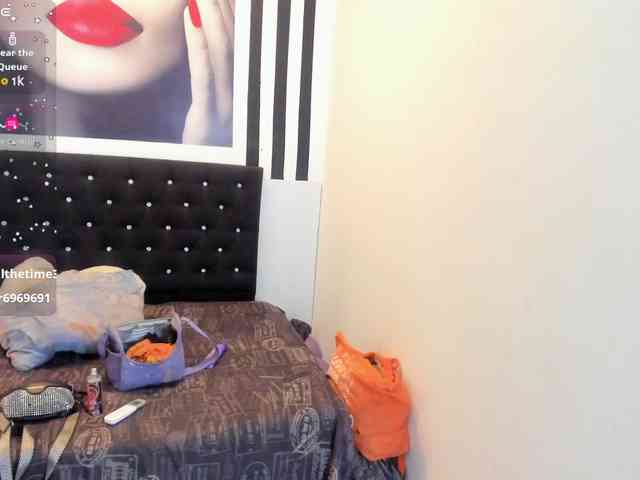 Kloee11 webcam