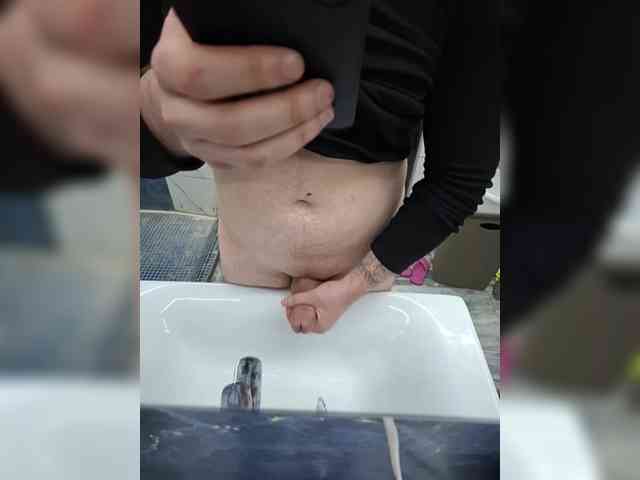 AdamGoodman36 Live Webcam on BongaCams