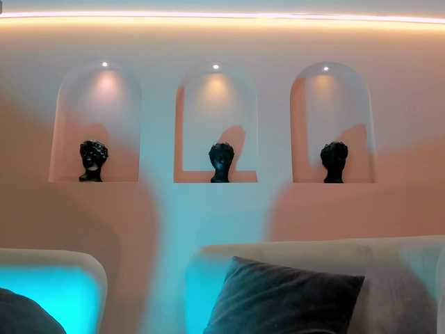  LaiaAnderson chat room
