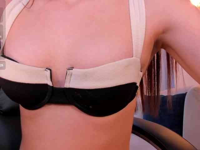 LaiaAnderson webcam