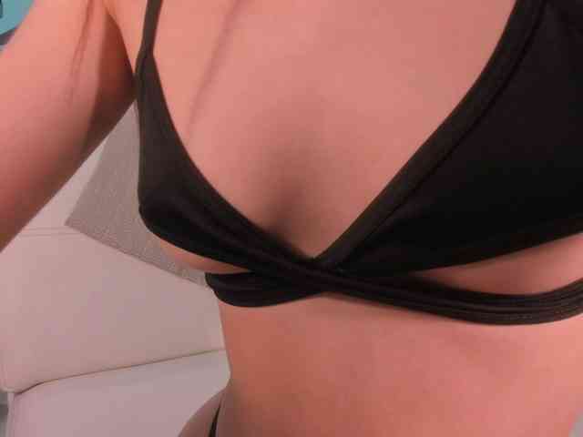 LaiaAnderson webcam