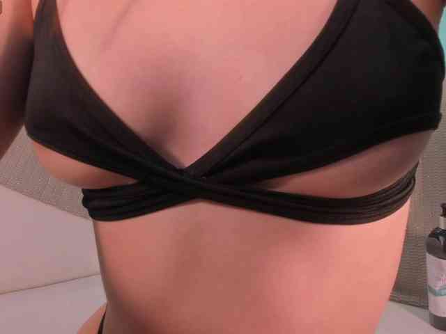 LaiaAnderson webcam