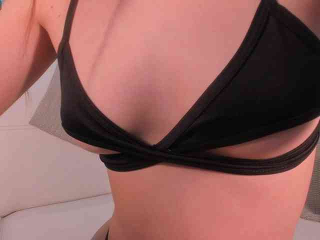 LaiaAnderson webcam