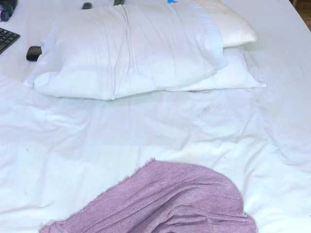 curvynaomhy's BongaCams show and profile