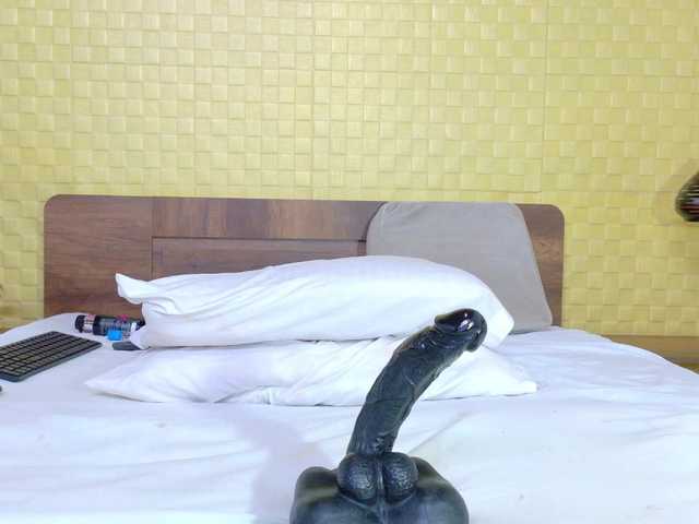 curvynaomhy's BongaCams show and profile