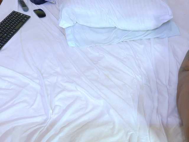 curvynaomhy's BongaCams show and profile