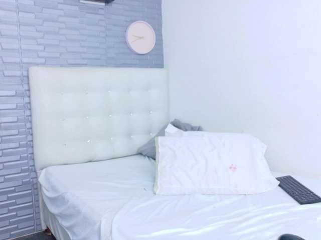 curvynaomhy's BongaCams show and profile