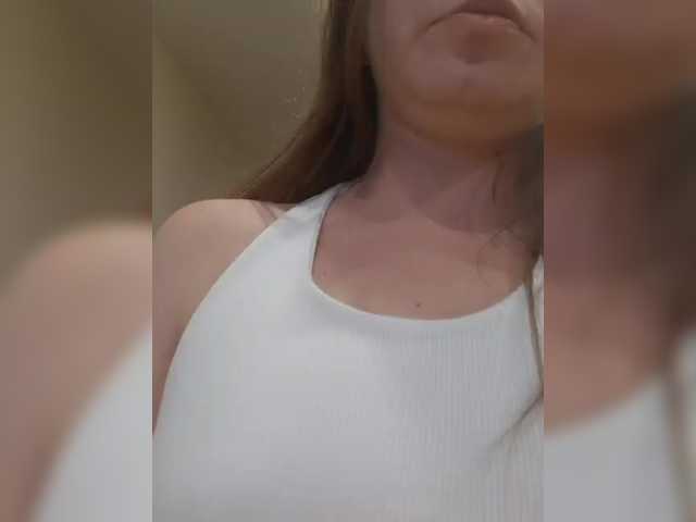 Mia-Carnival's BongaCams show and profile