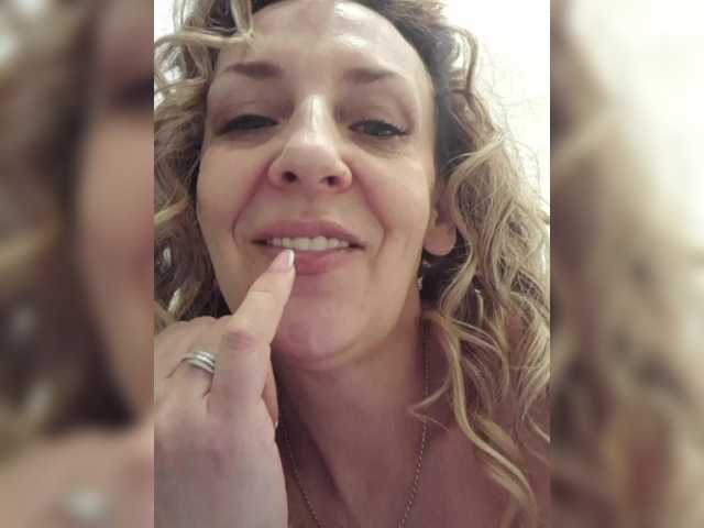 mery8poppins from BongaCams