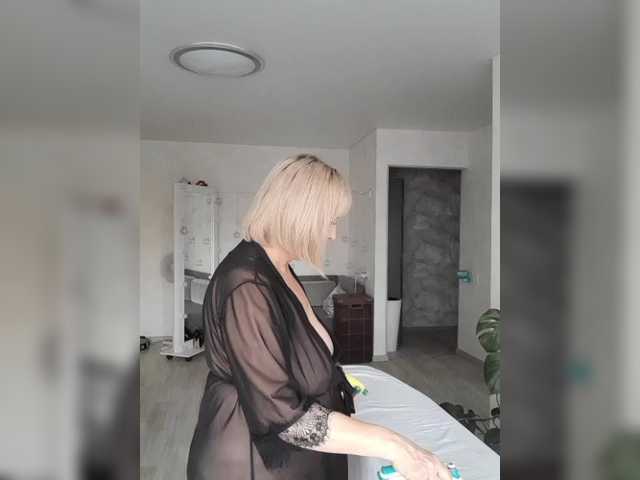 mery8poppins's BongaCams show and profile