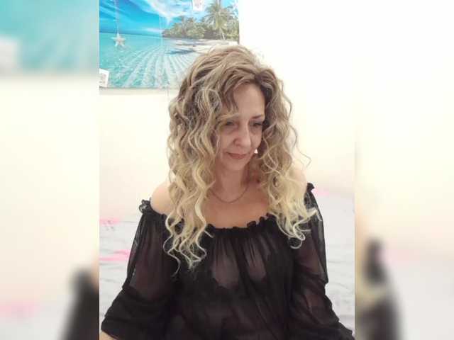 mery8poppins from BongaCams