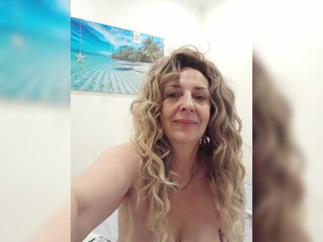 Sex chat gratuit in direct cu mery8poppins pe BongaCams