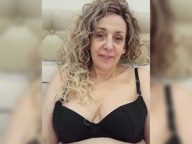 mery8poppins's BongaCams show and profile