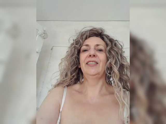 mery8poppins's BongaCams show and profile