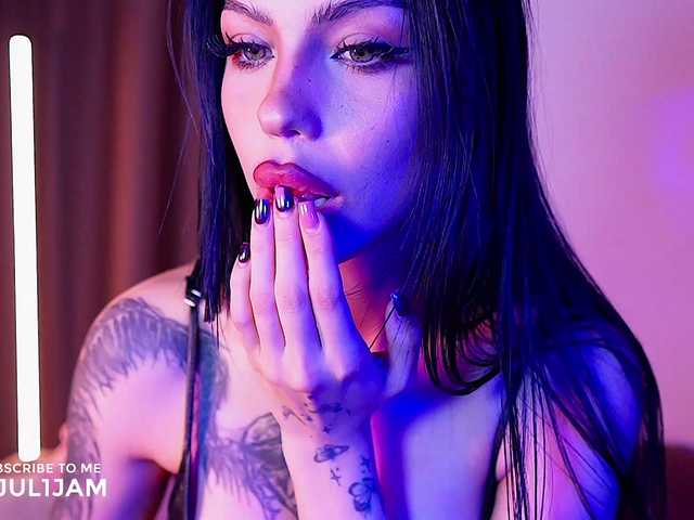 Lady_in_Black preview