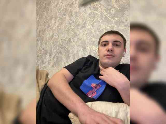 Guard22 Live Webcam on BongaCams