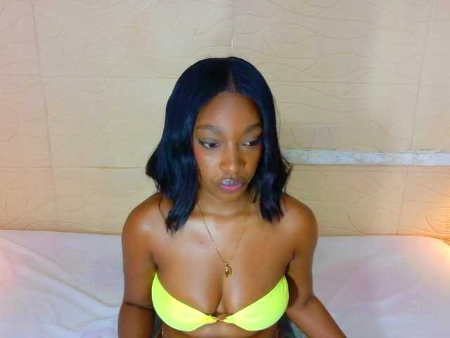 shamira-moore's BongaCams show and profile